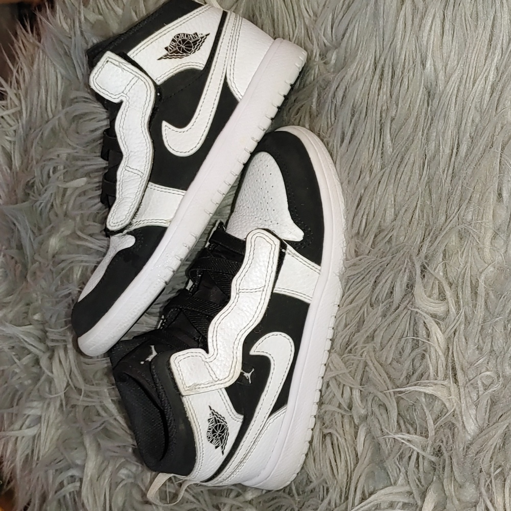 Air Jordan: Youth Shoes (highcut)